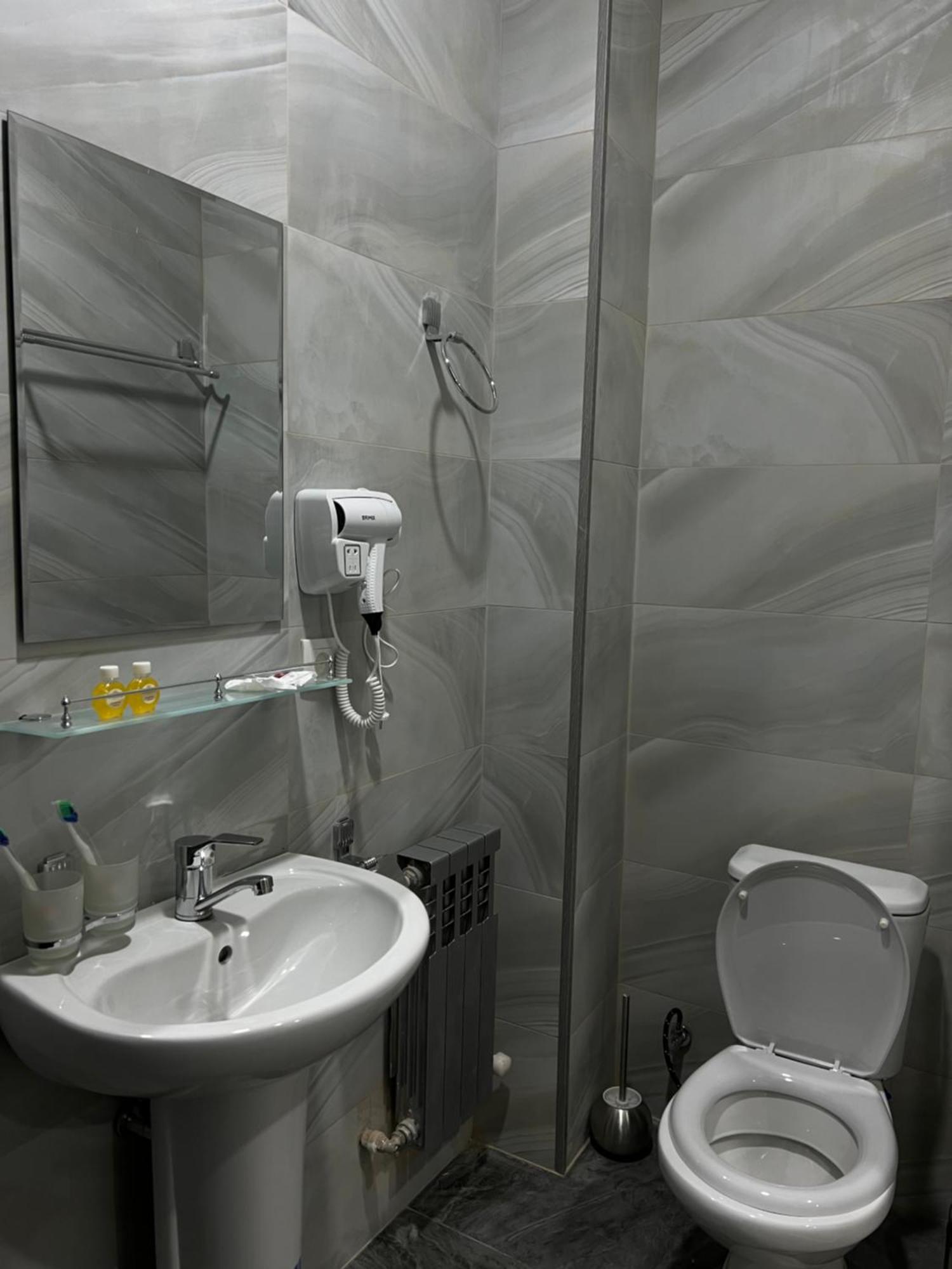 Art Tashkent Hotel Екстериор снимка